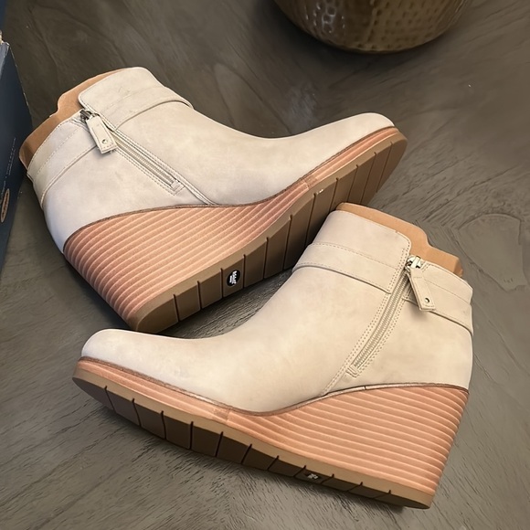 DR. SCHOLL'S One Up Wedge Bootie - Picture 7 of 13